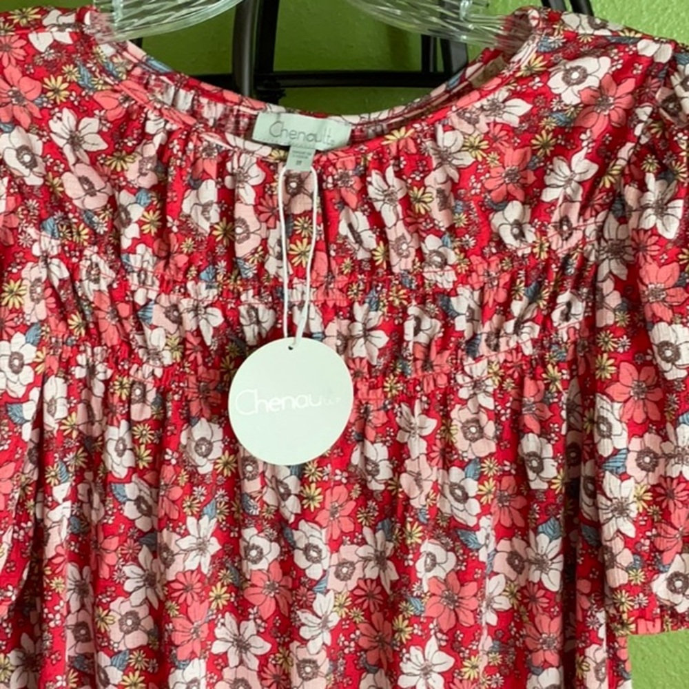 💖New Listing! Chenault Coral floral crew neck blouse with bodice shirring - Picture 3 of 4